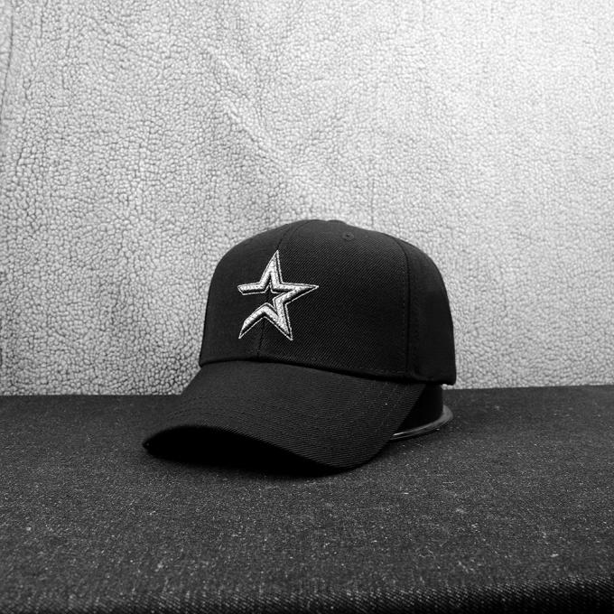 O painel do fornecedor 6 de China do boné de beisebol de lãs bordou o preto dos chapéus de basebol