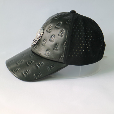 Chapéu de basebol de couro das mulheres do projeto do crânio do metal com o furo impermeável