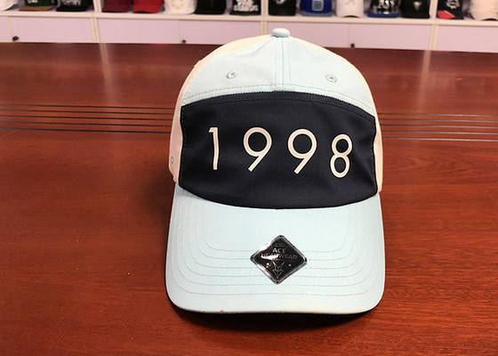 Logotipo 1998 macio preto e branco da impressão dos chapéus do paizinho do basebol do OEM que tece a curvatura plástica