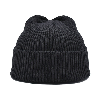 Os chapéus bordados 54cm unisex do inverno anulam etiqueta feita sob encomenda o Beanie feito malha liso Cuffed