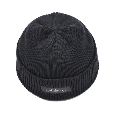 Os chapéus bordados 54cm unisex do inverno anulam etiqueta feita sob encomenda o Beanie feito malha liso Cuffed