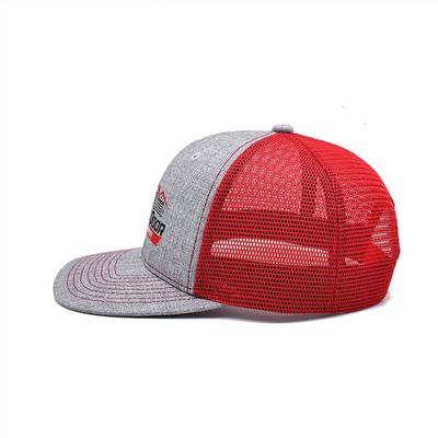 O tampão feito sob encomenda do camionista de 6 painéis bordou Logo Polyester Mesh Hat