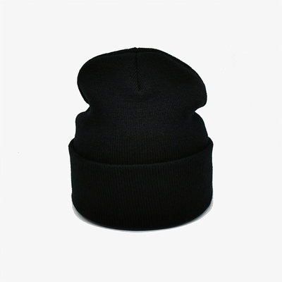 Material acrílico personalizado do poliéster do teste padrão de Beanie Hats With Embroidery Blank da malha