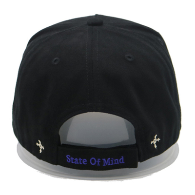 Capuz de basebol personalizado de 5 painéis com logotipo bordado em 3D e costura de tecido de cor correspondente