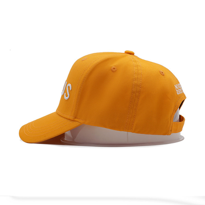 Capa de basebol de perfil curvo com costura de tecido de cor coordenada