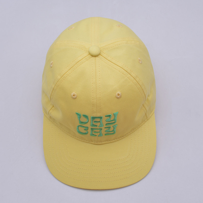 Capacetes Snapback de borda plana e alta durabilidade em preto