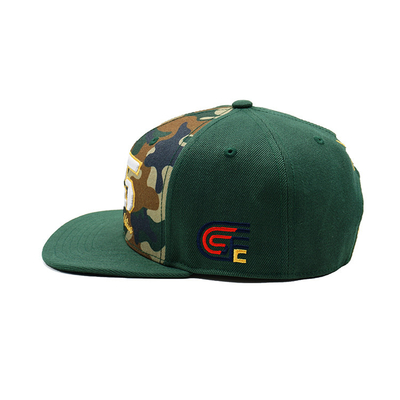 Chapéus Snapback de plástico respirável com borda plana estruturada e bordados personalizados Logotipo Camo Color