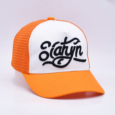 Unisex 5 Panel Trucker Cap Custom 3d bordado Borda curva satinada alinhada chapéus de malha laranja