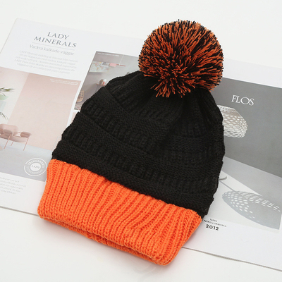 Chapéu Outono Inverno Combinação bonés de malha Skully Moda Quente com Pompom Puro Pom Pom Pom Para Mulheres Double Color Fashion Boné