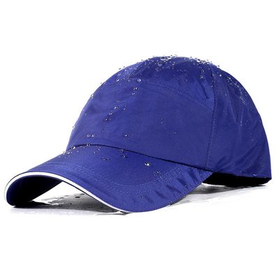 Chapéu de basebol à prova d'água preto e branco com fivela ajustável