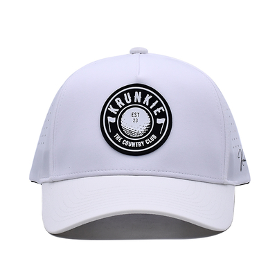Boné de pai esportivo com logotipo de PVC de borracha de 5 painéis personalizados OEM, orifício cortado a laser, perfurado, desempenho esportivo, branco, resistente à água, resistente a UV, boné de beisebol